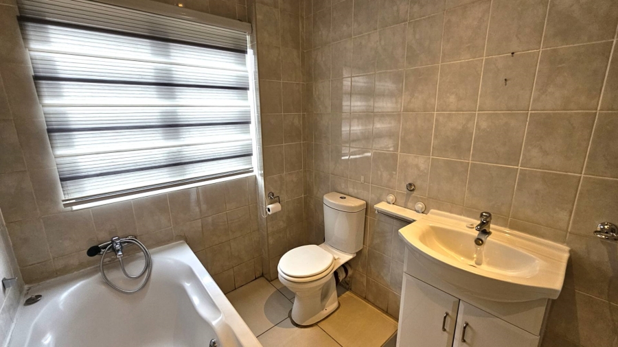 To Let 3 Bedroom Property for Rent in Melodie North West